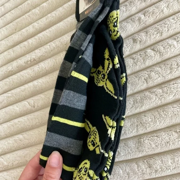 Socks, Mandalorian The Child Baby Yoda, Star Wars Theme, Black, Green New NWT - Picture 4 of 6
